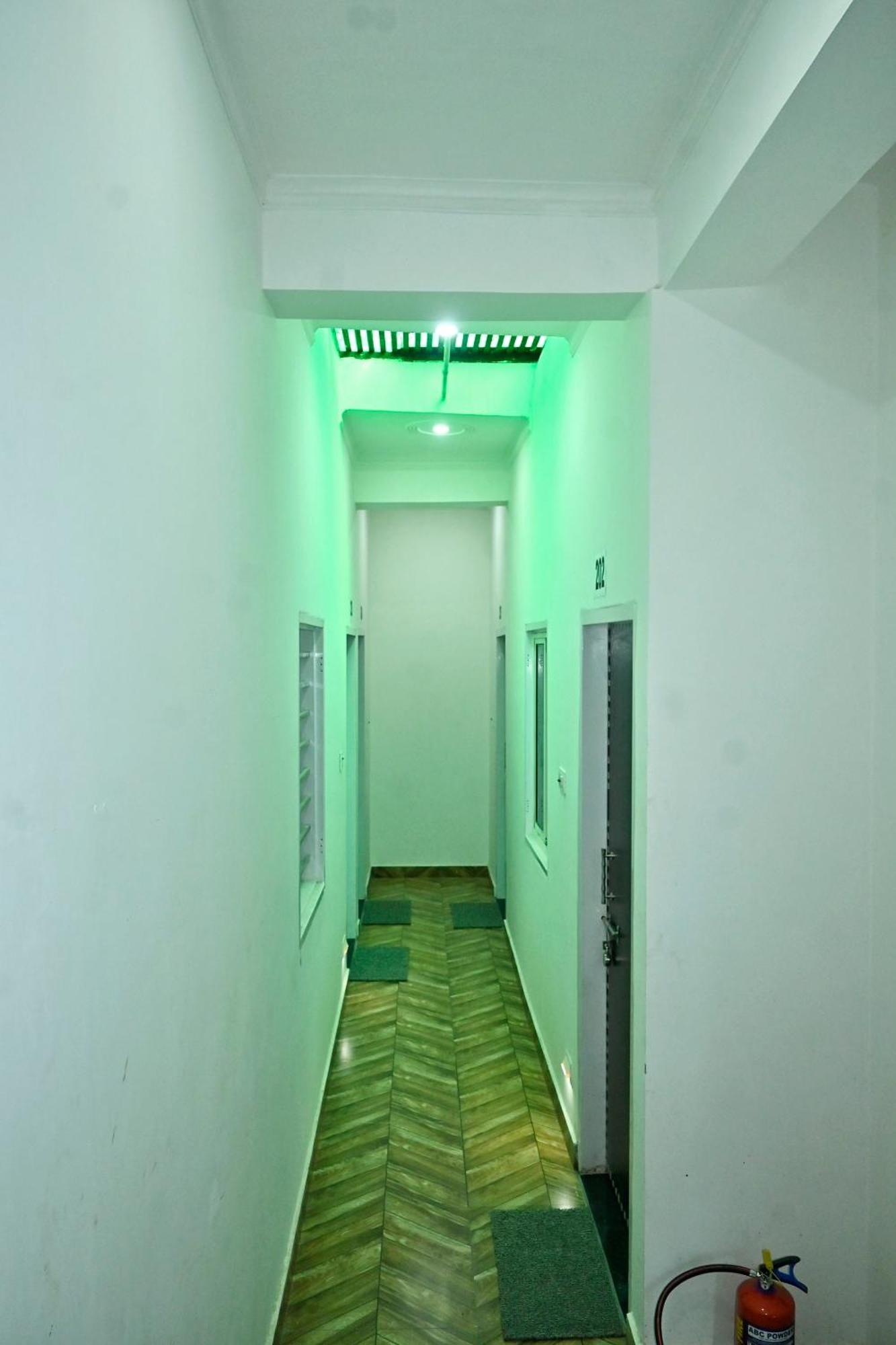 Pitambara Dham Hotel Vrindavan Exterior photo