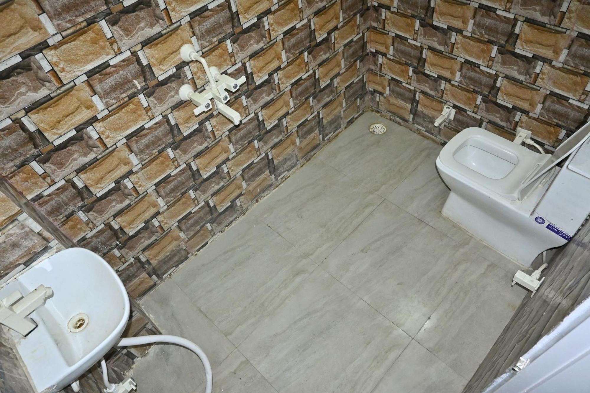 Pitambara Dham Hotel Vrindavan Exterior photo